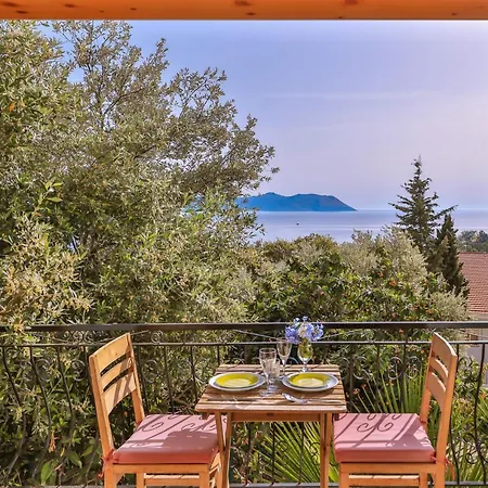 Yoga House Ξενοδοχείο με διαμερίσματα 2*
